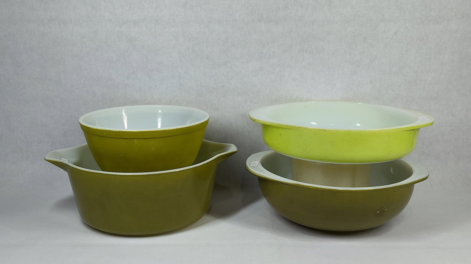 Pyrex Verde Pattern Mixing Bowls & Ovenware (1 of 6)