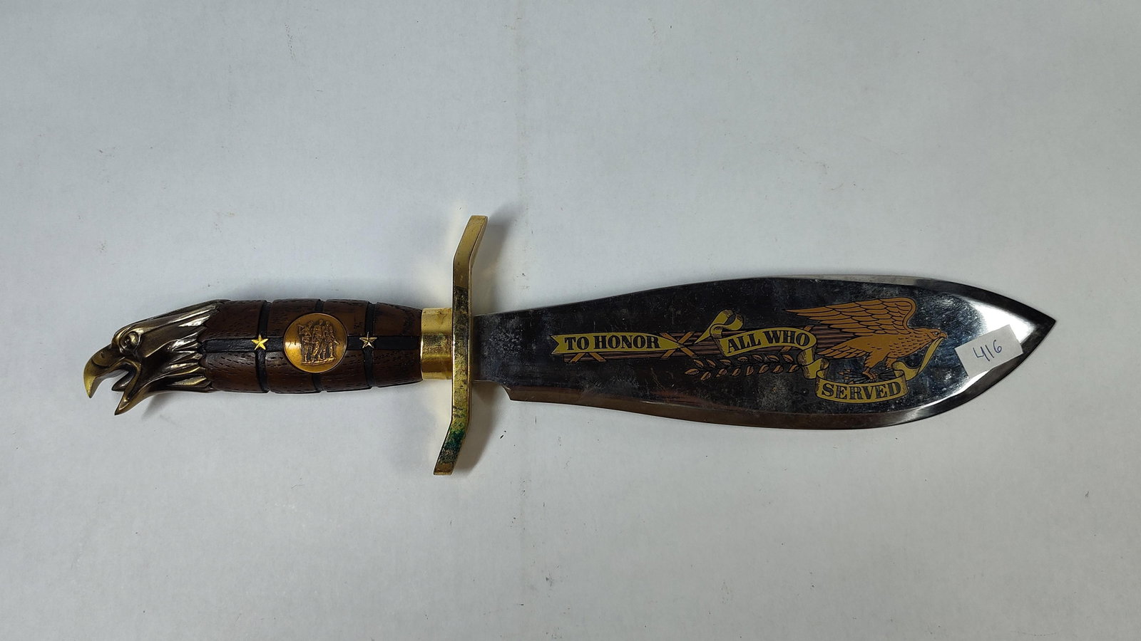 Franklin Mint Vietnam Veterans Commemorative Knife (1 of 4)