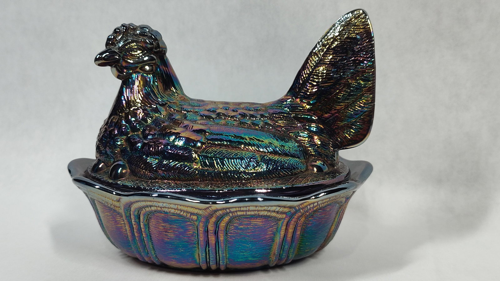 Fenton Onyx Carnival Glass Hen on Nest Dish (1 of 4)