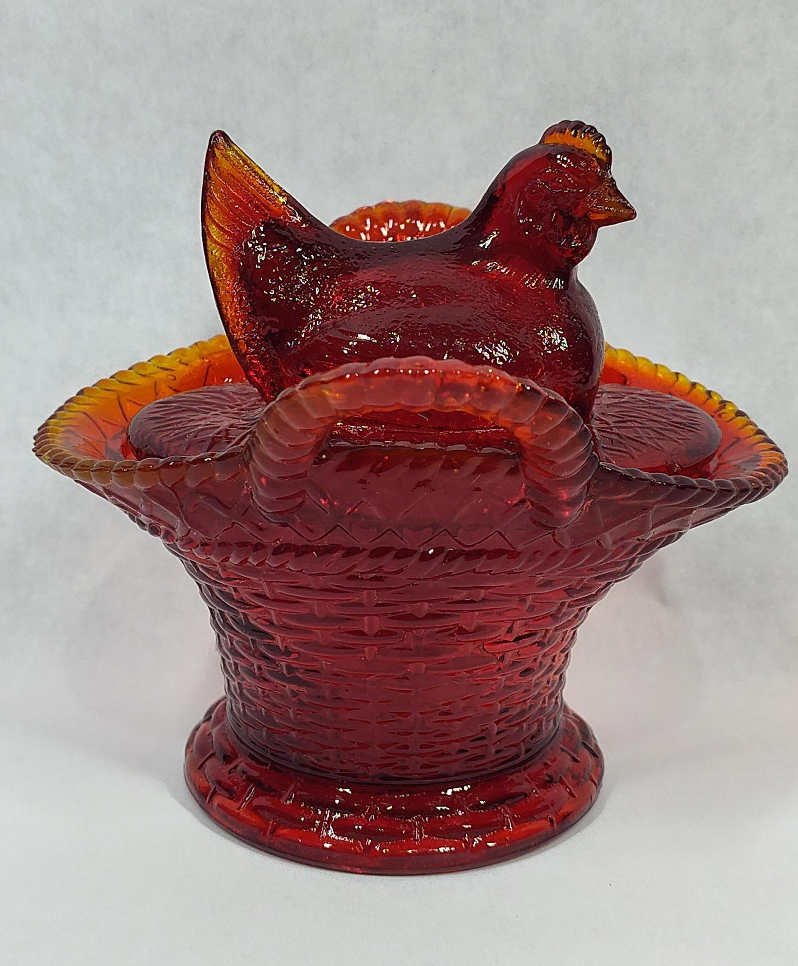 Imperial Amberina Hen on Nest Pedestal Basket (1 of 4)