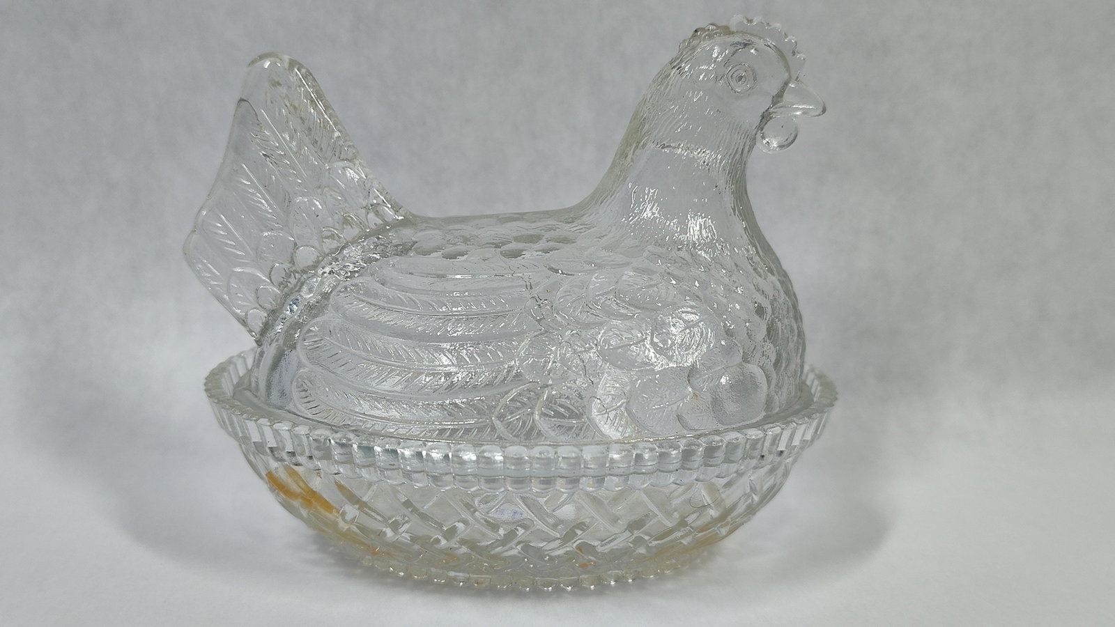 Indiana Glass Clear Pressed Glass Hen on Nest Dish (1 of 3)