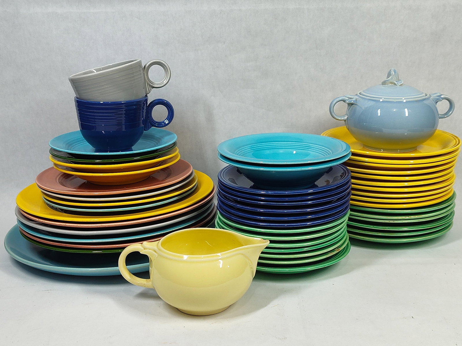 Taylor, Smith & Taylor Lu-Ray Pastels Dinnerware (1 of 8)