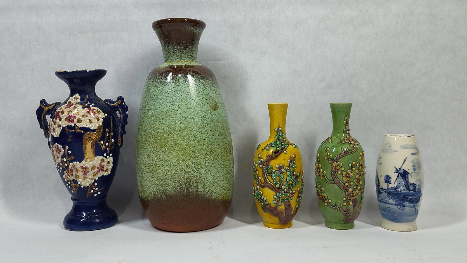 Frankoma & Delft Ceramic & Porc. Vases (1 of 5)
