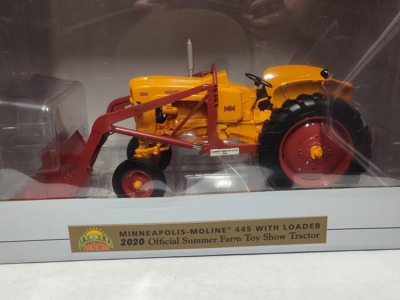 SpecCast Minneapolis-Moline 445 Tractor w/ Loader (1 of 3)