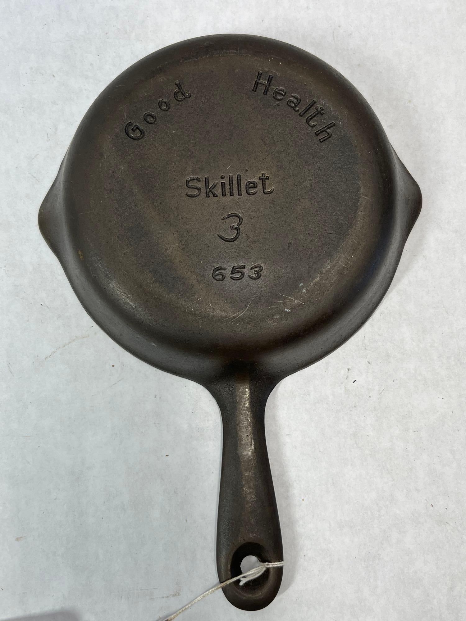 Griswold Good Health No. 3 Cast Iron Skillet (1 of 2)