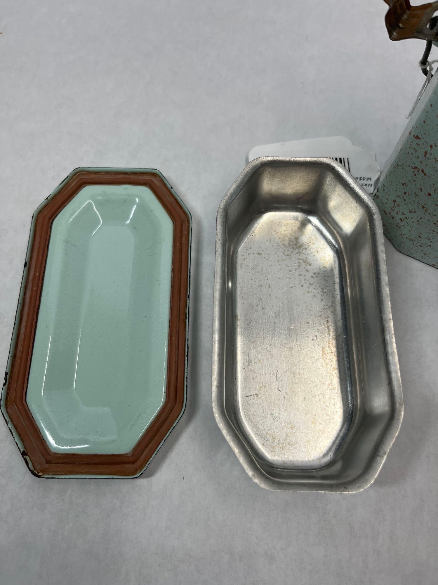 French-Style Octagonal Enamel Lunch Pail w/ Insert - 6