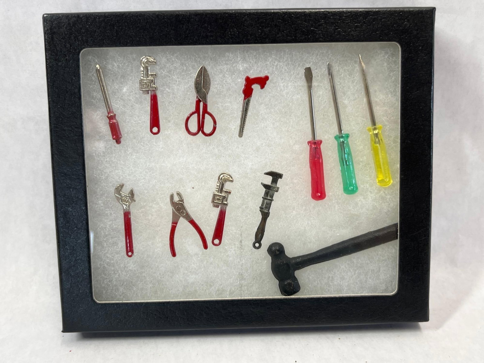 Set 12 Miniature Hand Tools in Display Box (1 of 4)