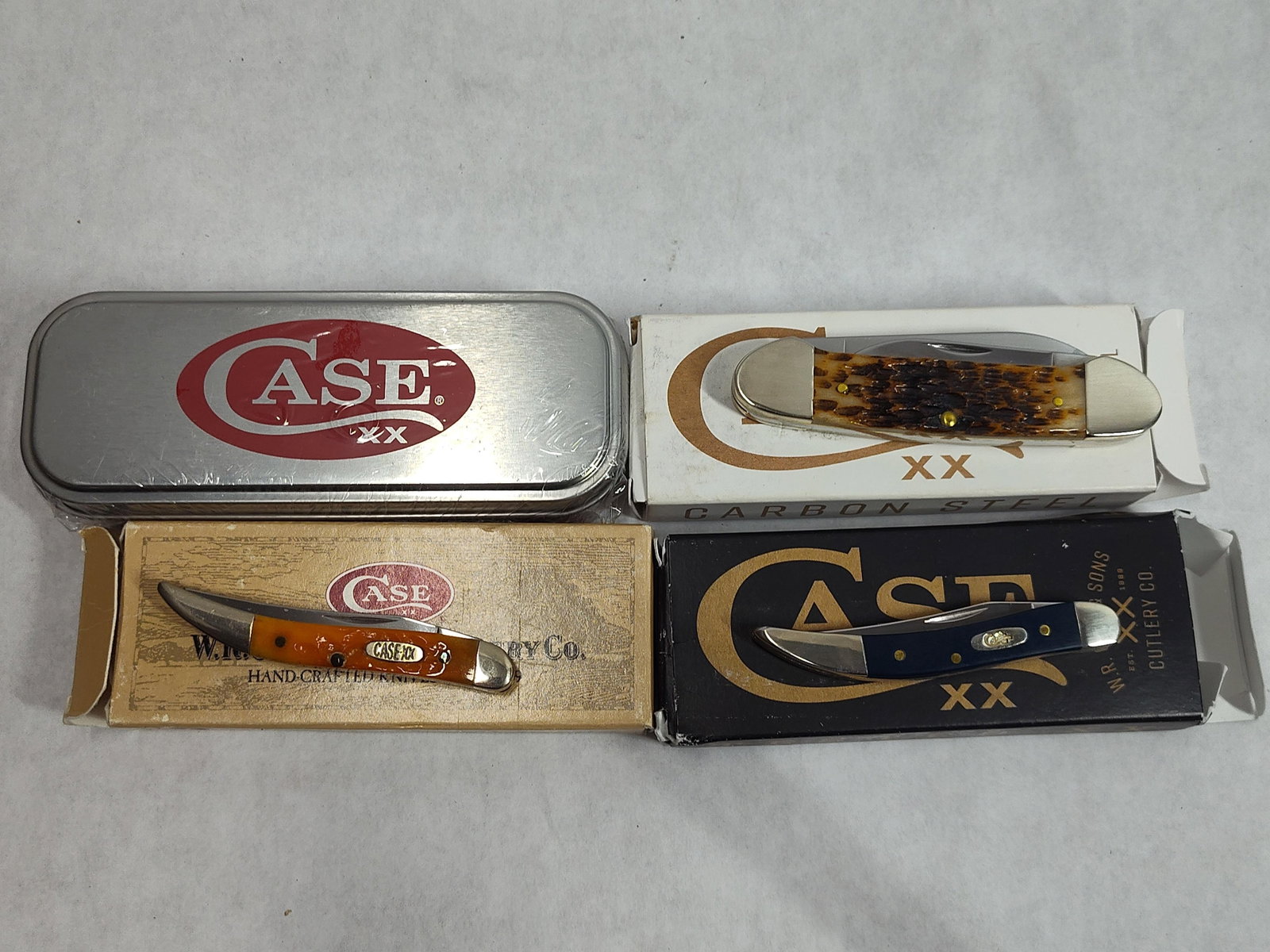 Case XX Pocket Knives & Collector Tin (1 of 3)