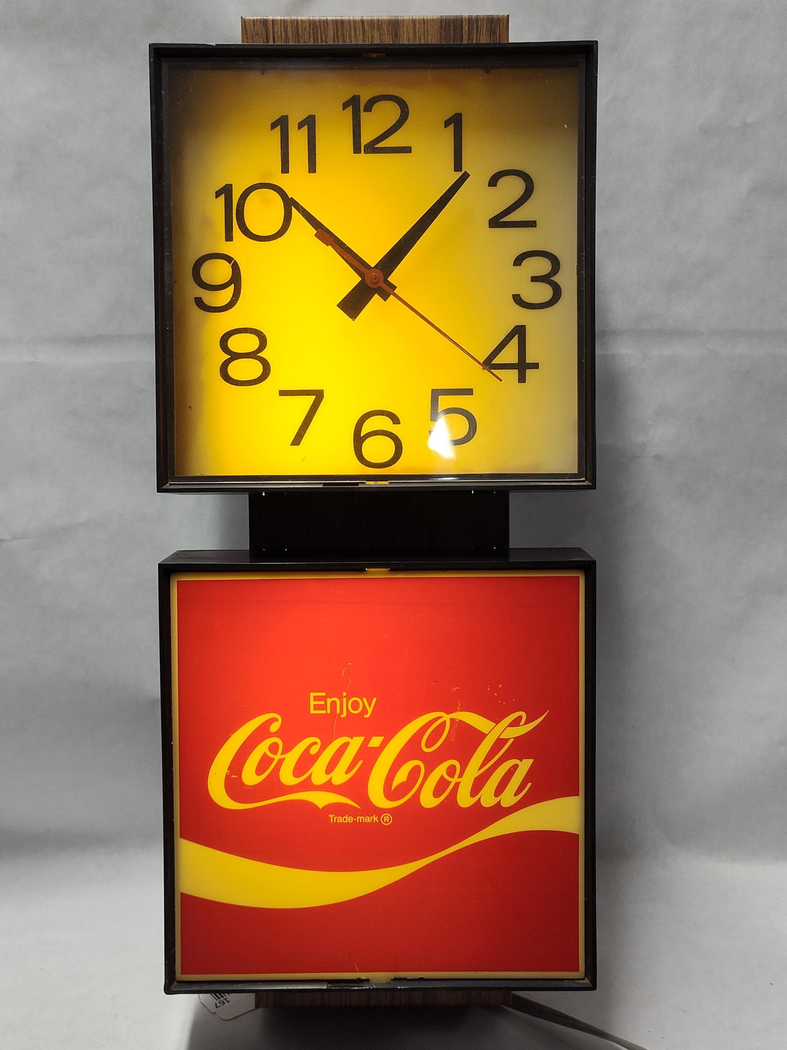 1970s Coca-Cola Lighted Electric Wall Clock (1 of 4)