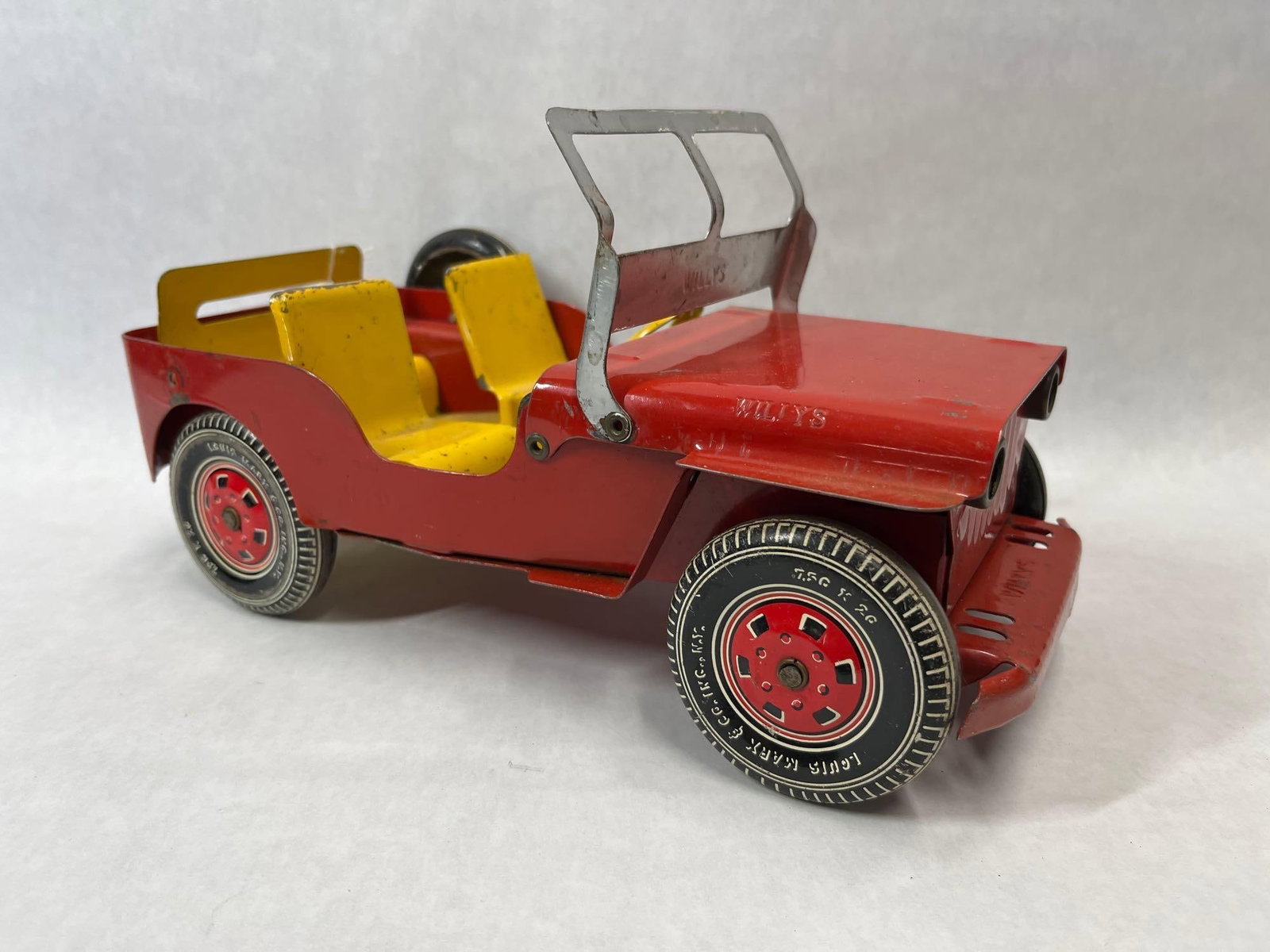 Louis Marx Willys Jeep Mechanical Wind-up Toy (1 of 6)