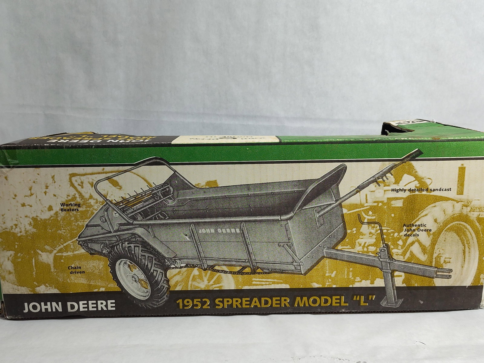 Scale Models John Deere 1952 Model L Spreader 1/8 - 4