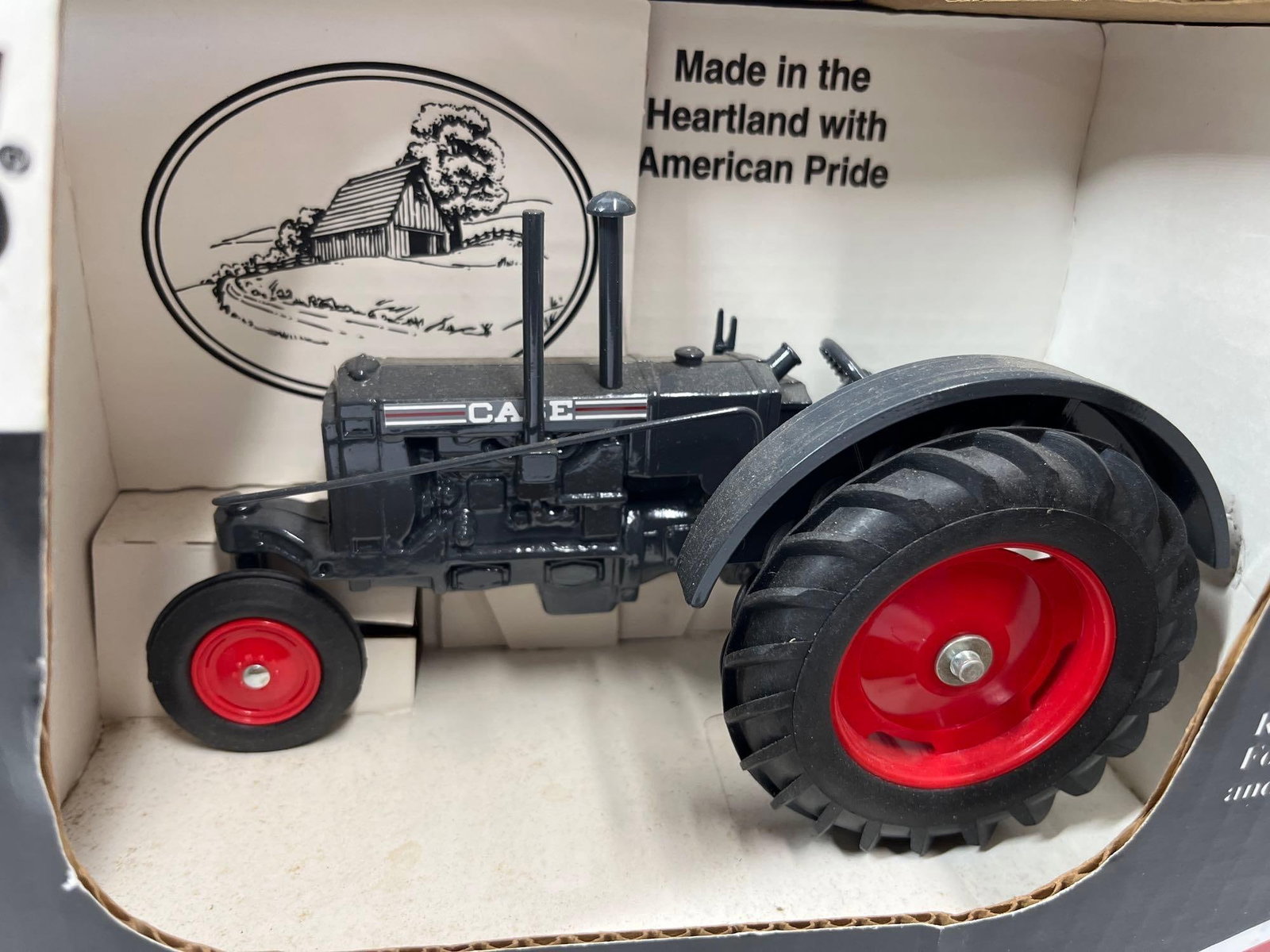 Scale Models 1/16 Case CC Tractor Country Classics - 3