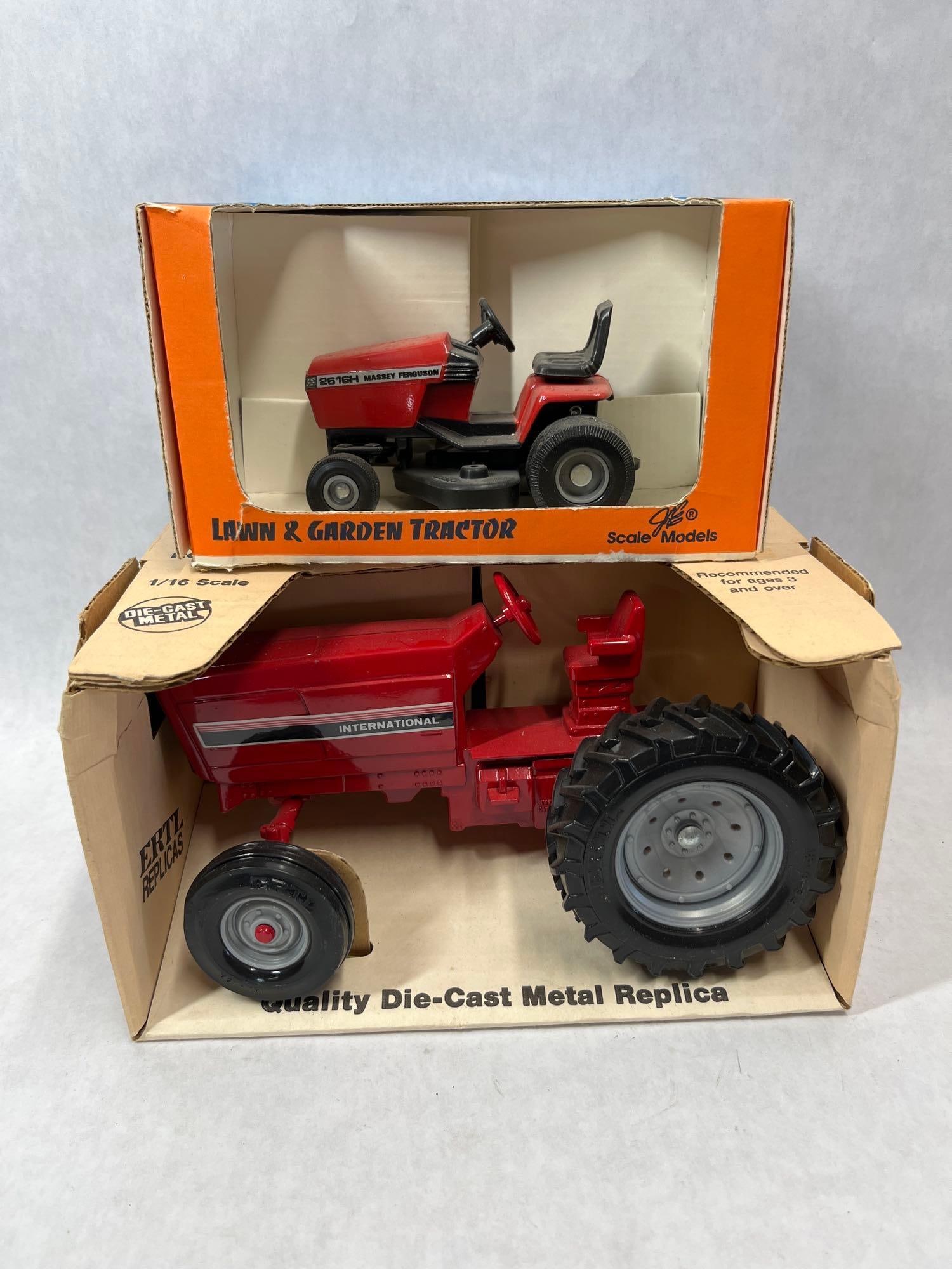 Pair ERTL & Massey Ferguson Toy Tractors (1 of 8)