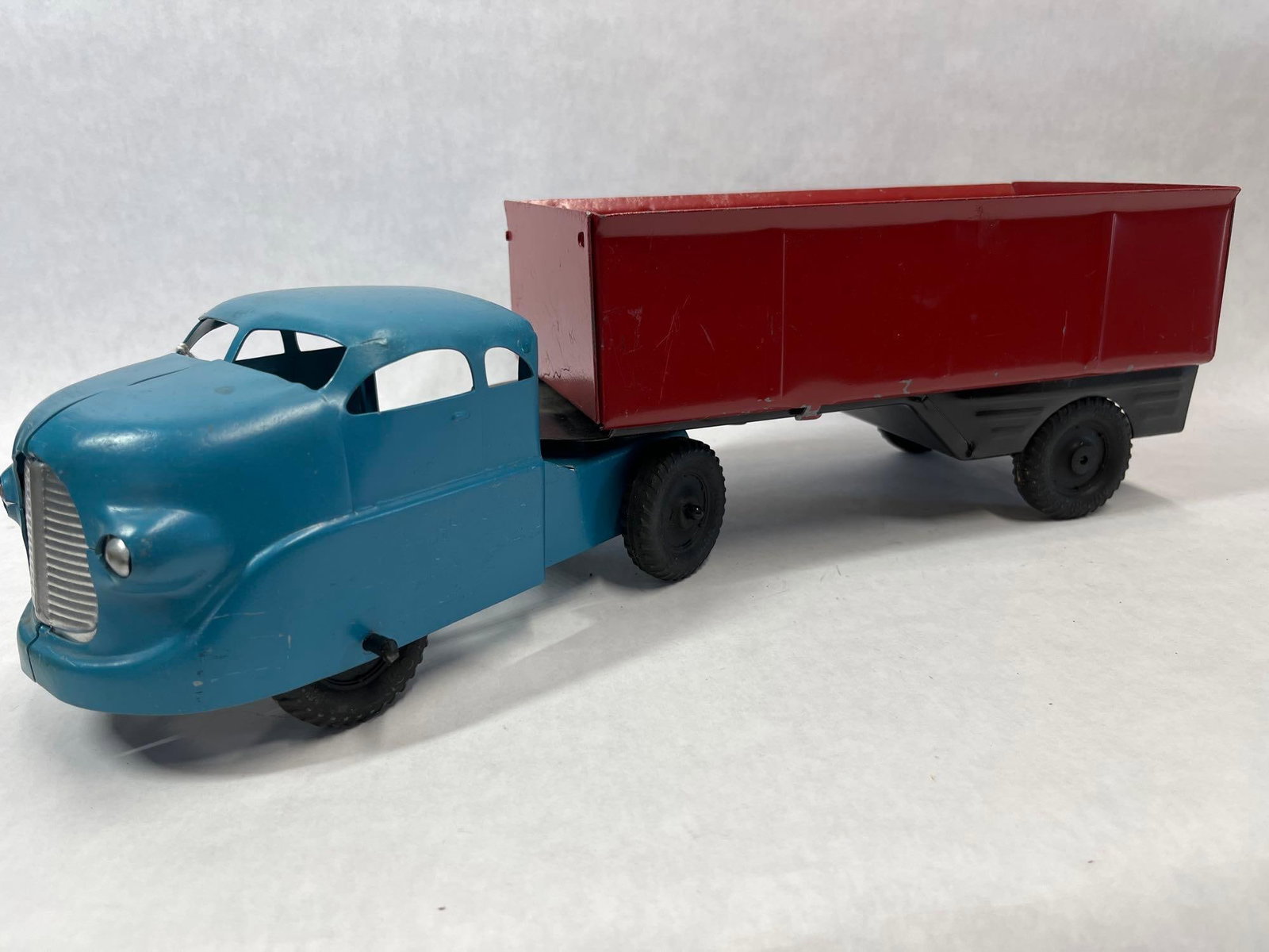 Wyandotte Pressed Steel Tractor-Trailer Dump Truck (1 of 7)