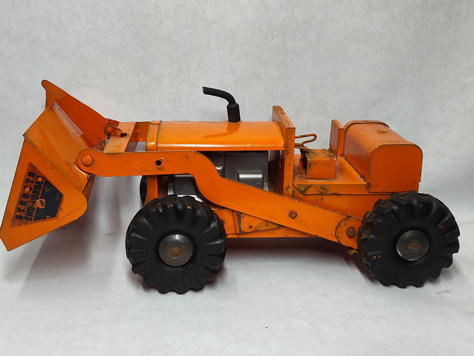 Structo Pressed Steel Front-End Loader (1 of 5)