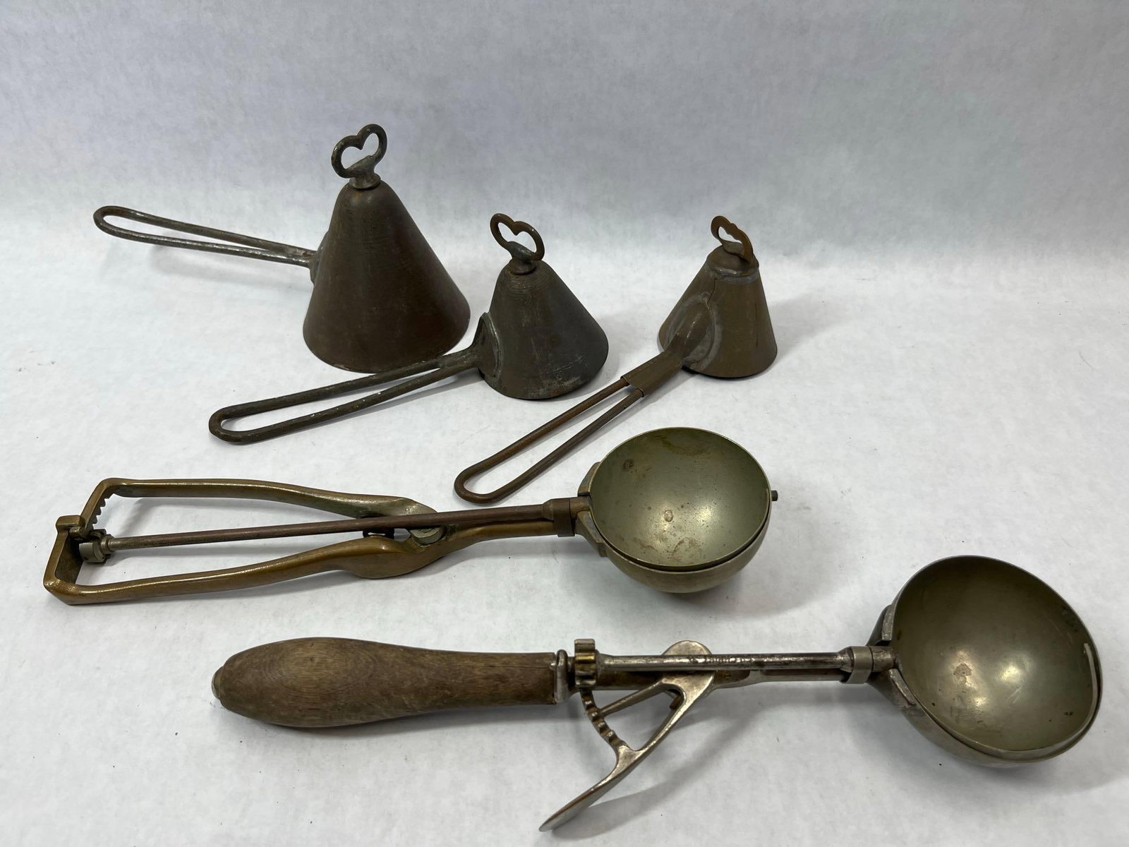 ```text5 Antique Conical & Hemispherical Ice (1 of 5)