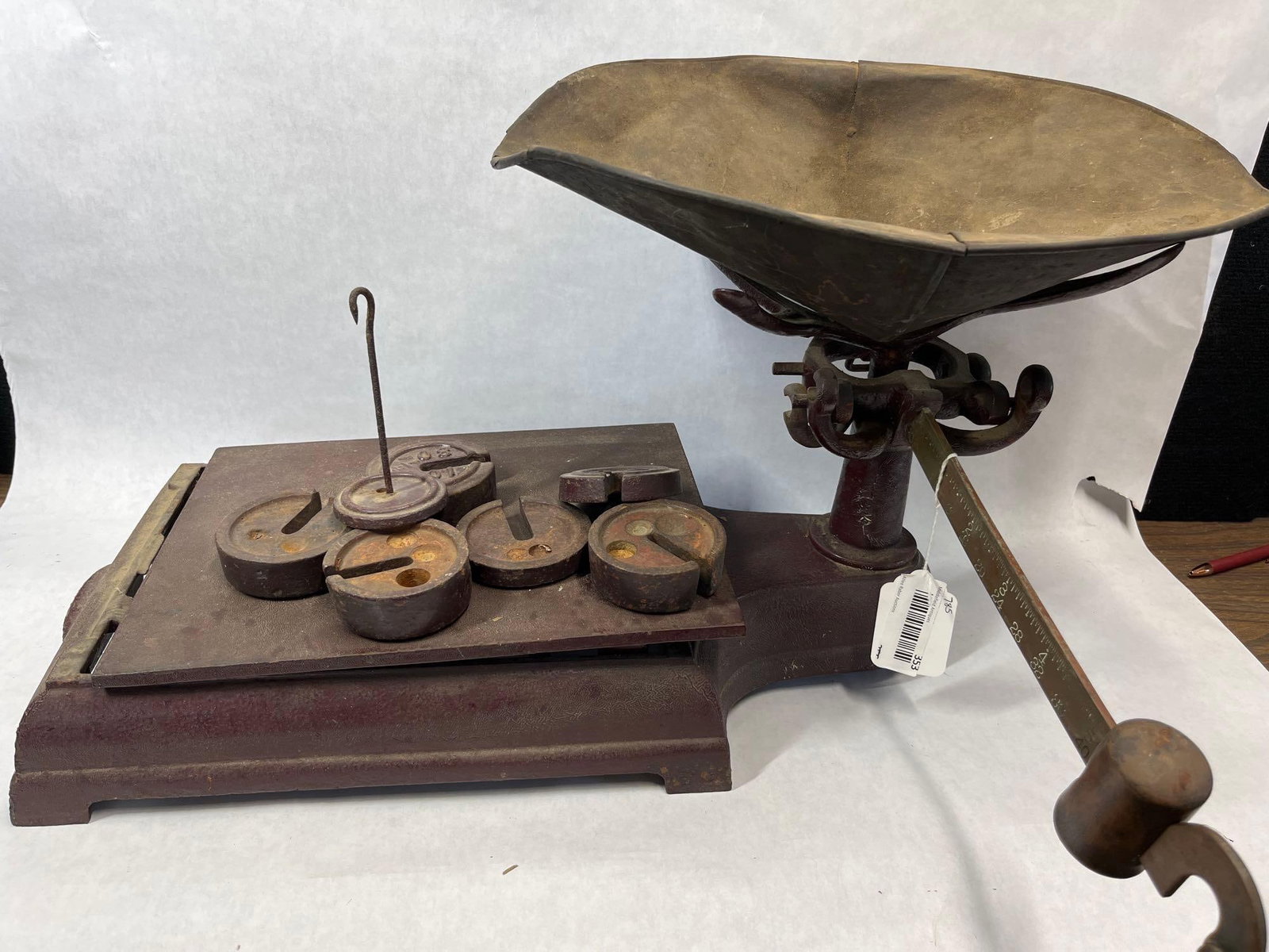 American Cutlery Co. Cast Iron Scale w/ Weights (1 of 5)