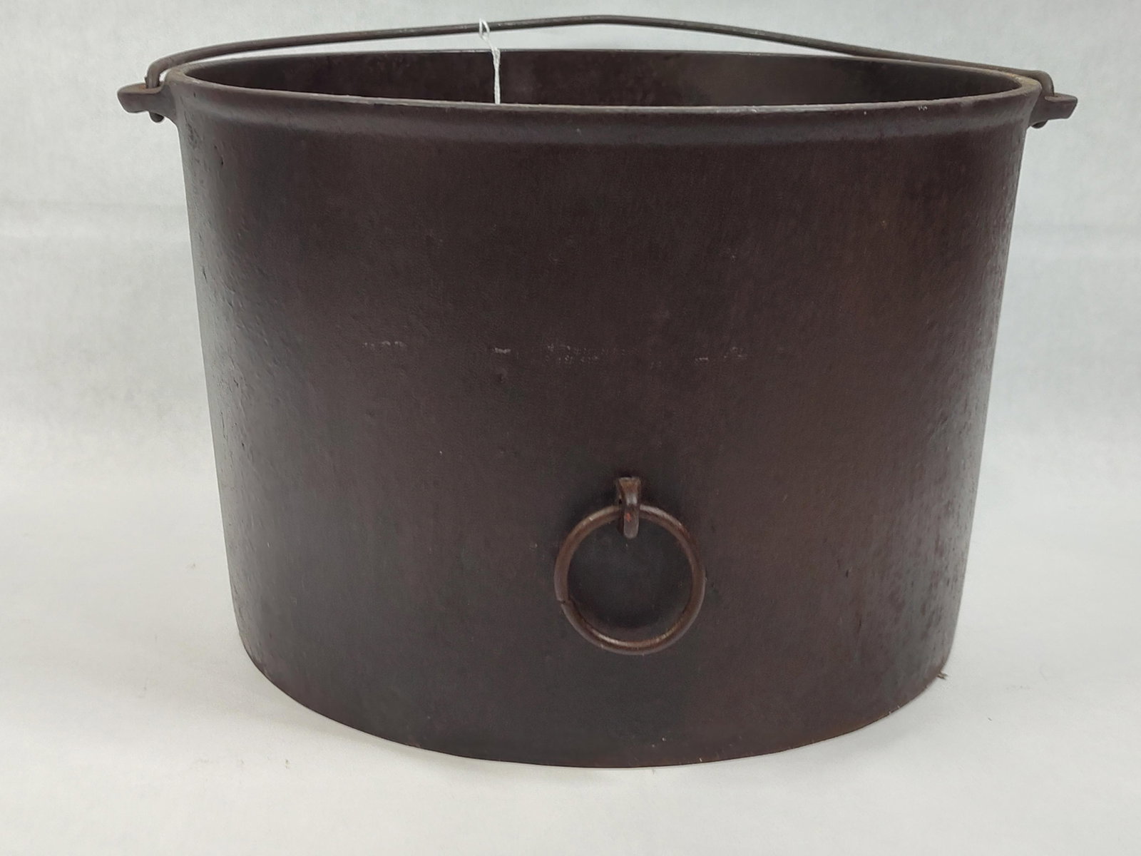 Sidney Hollow Ware Company No. 9 Cast Iron Kettle (1 of 4)