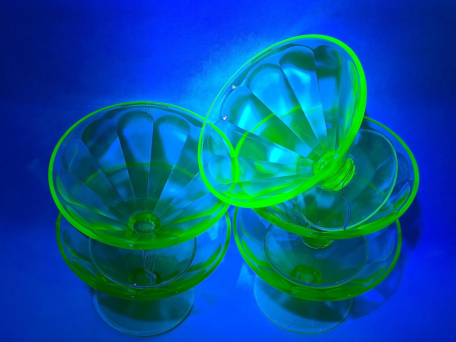 Set 5 Federal Glass Uranium Green Sherbet Cups (1 of 5)