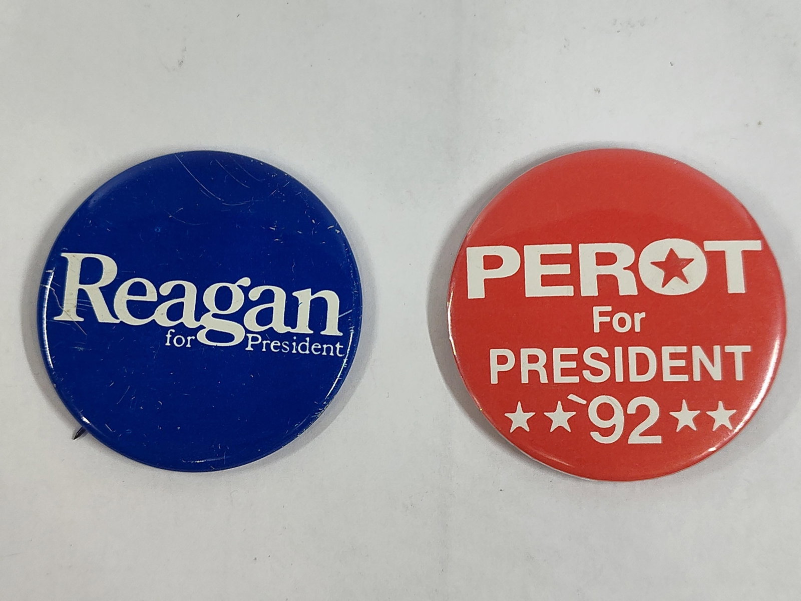 Pair 20th C. Reagan & Perot Presidential Pinbacks (1 of 2)