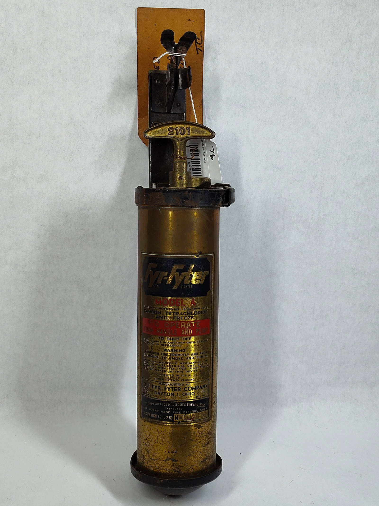 Fyr-Fyter Model A Brass Fire Extinguisher (1 of 4)