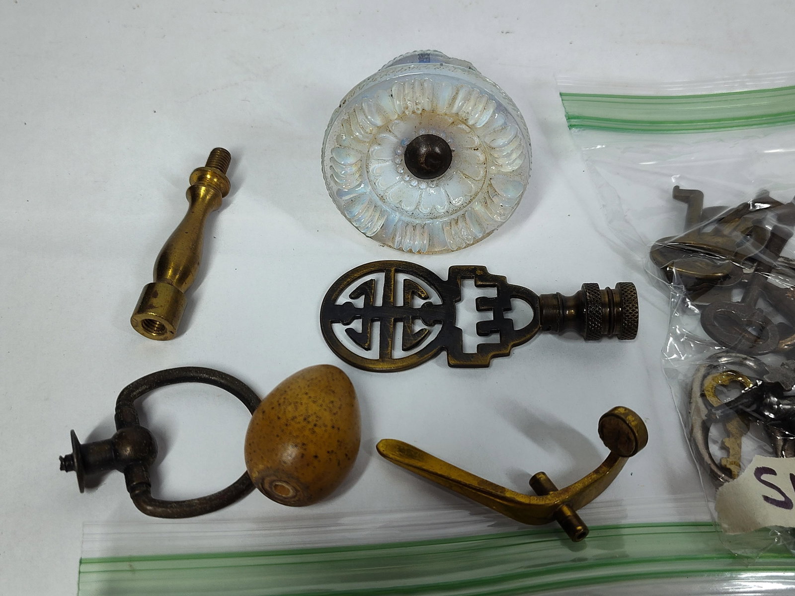 Antique & Hardware, Clock Keys & Components - 4