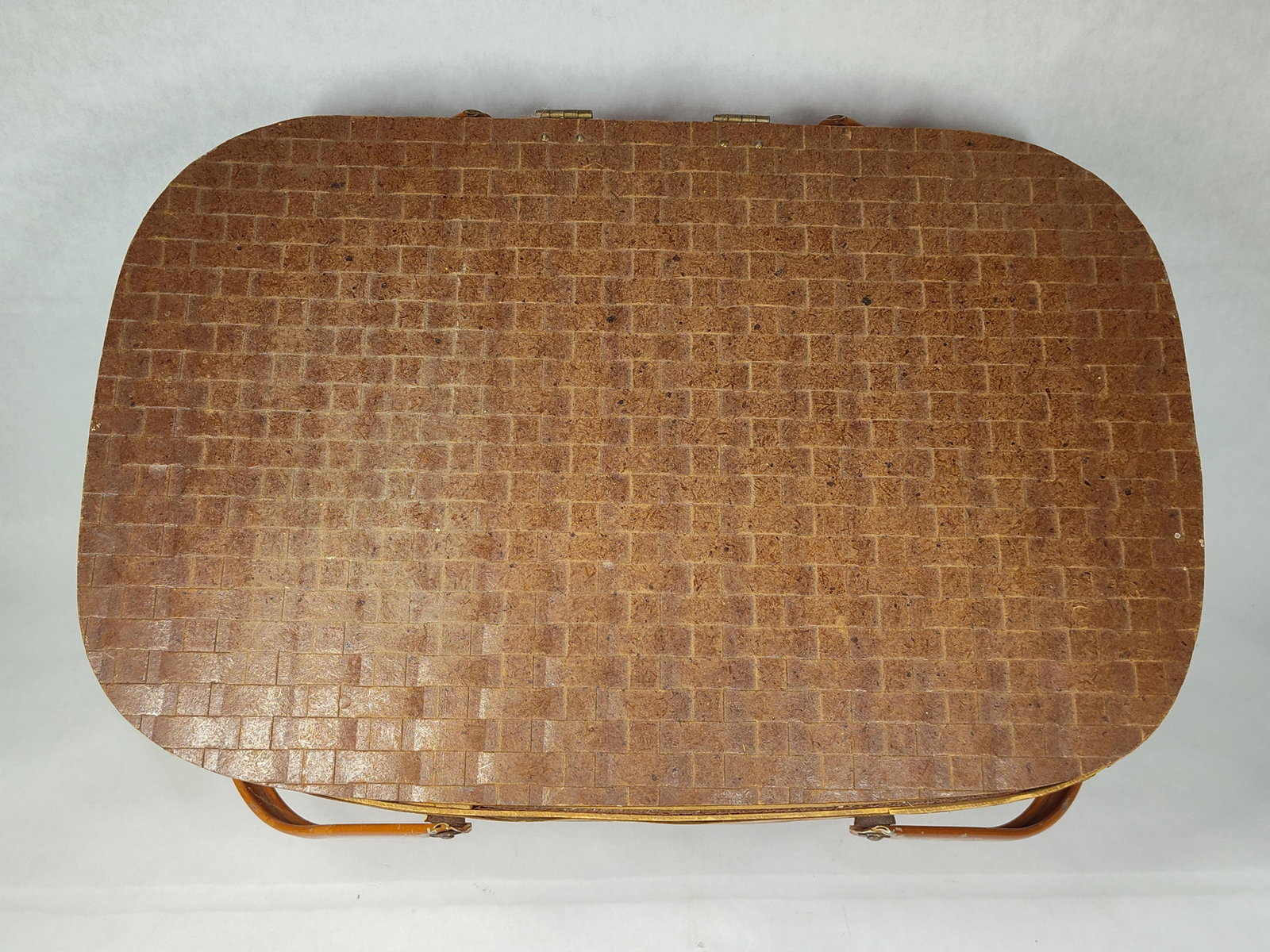 Red-Man Attributed Diamond Pattern Picnic Basket - 2