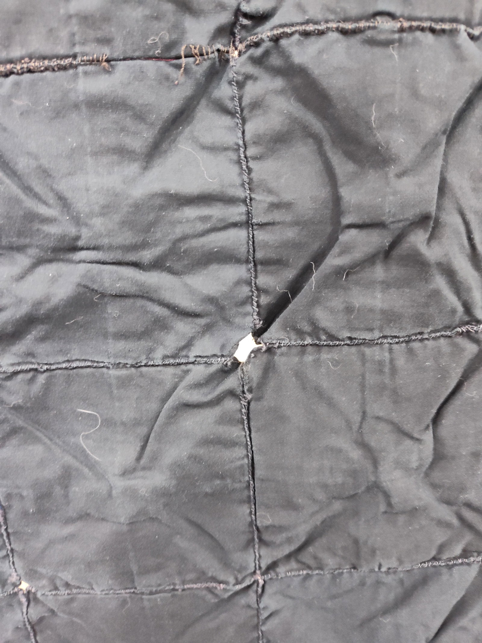 Cathedral Window Pattern Hand-Crafted Quilt - 5