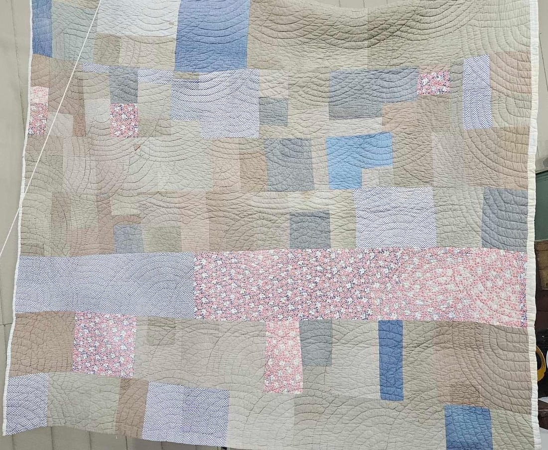 Mid-20th C. American Patchwork Utility Quilt - 2
