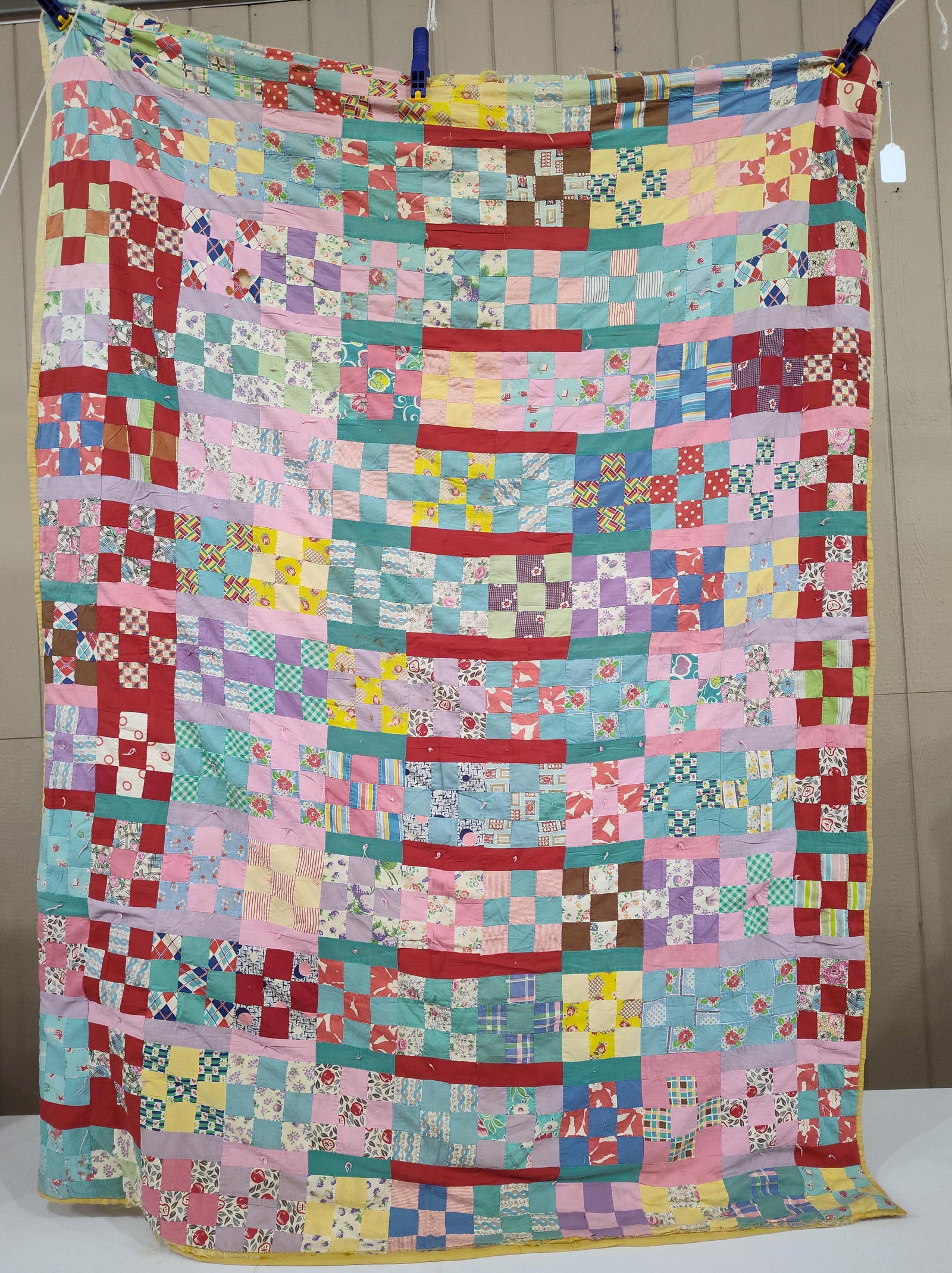 Mid-20th C. Cotton Patchwork Tied Scrap Quilt - 2