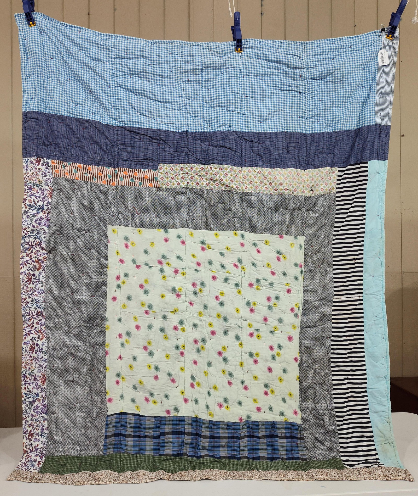 Mid-20th C. Cotton Patchwork Bow Tie Quilt - 3