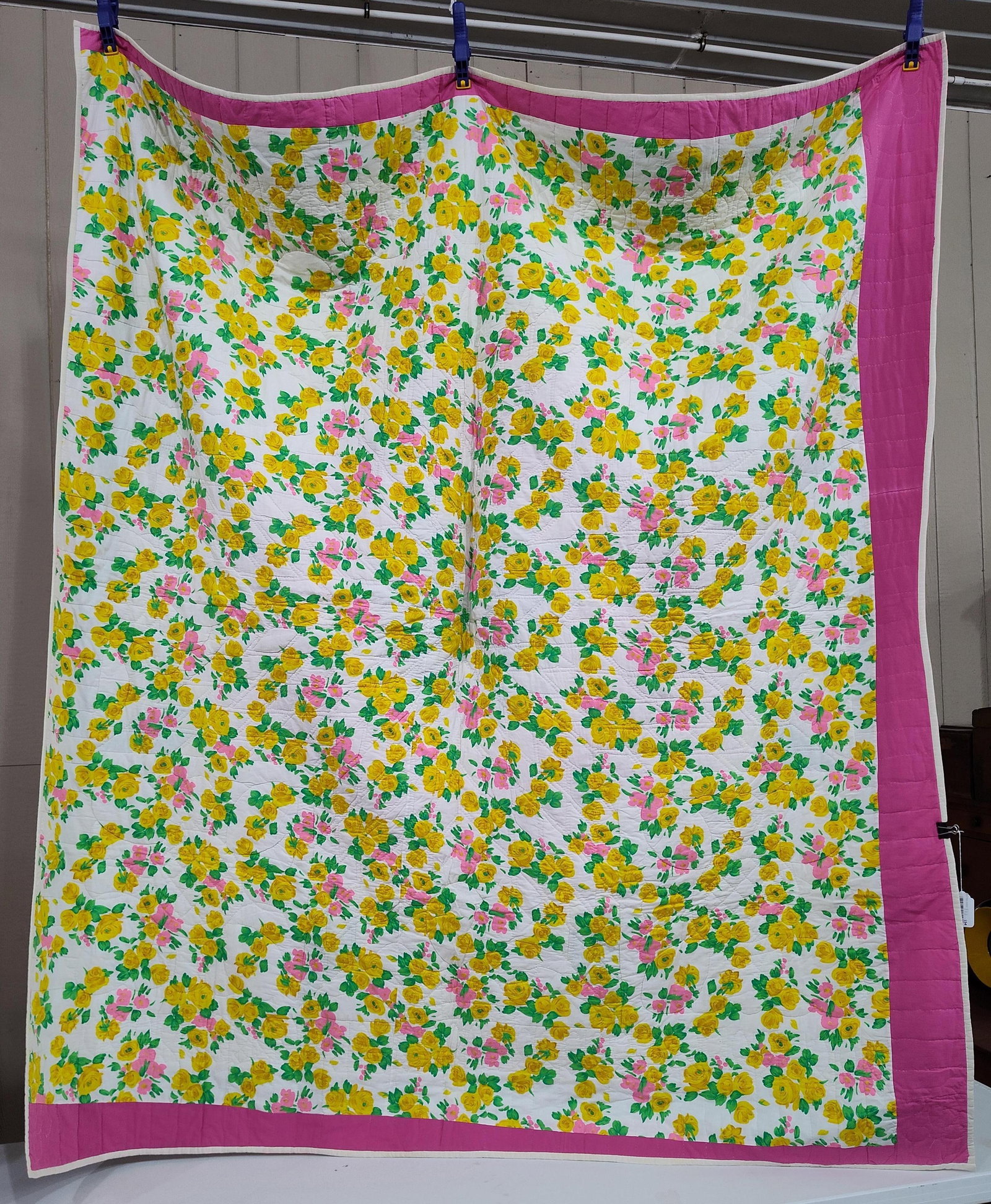 Hand-Quilted Lone Star Patchwork Quilt - 4