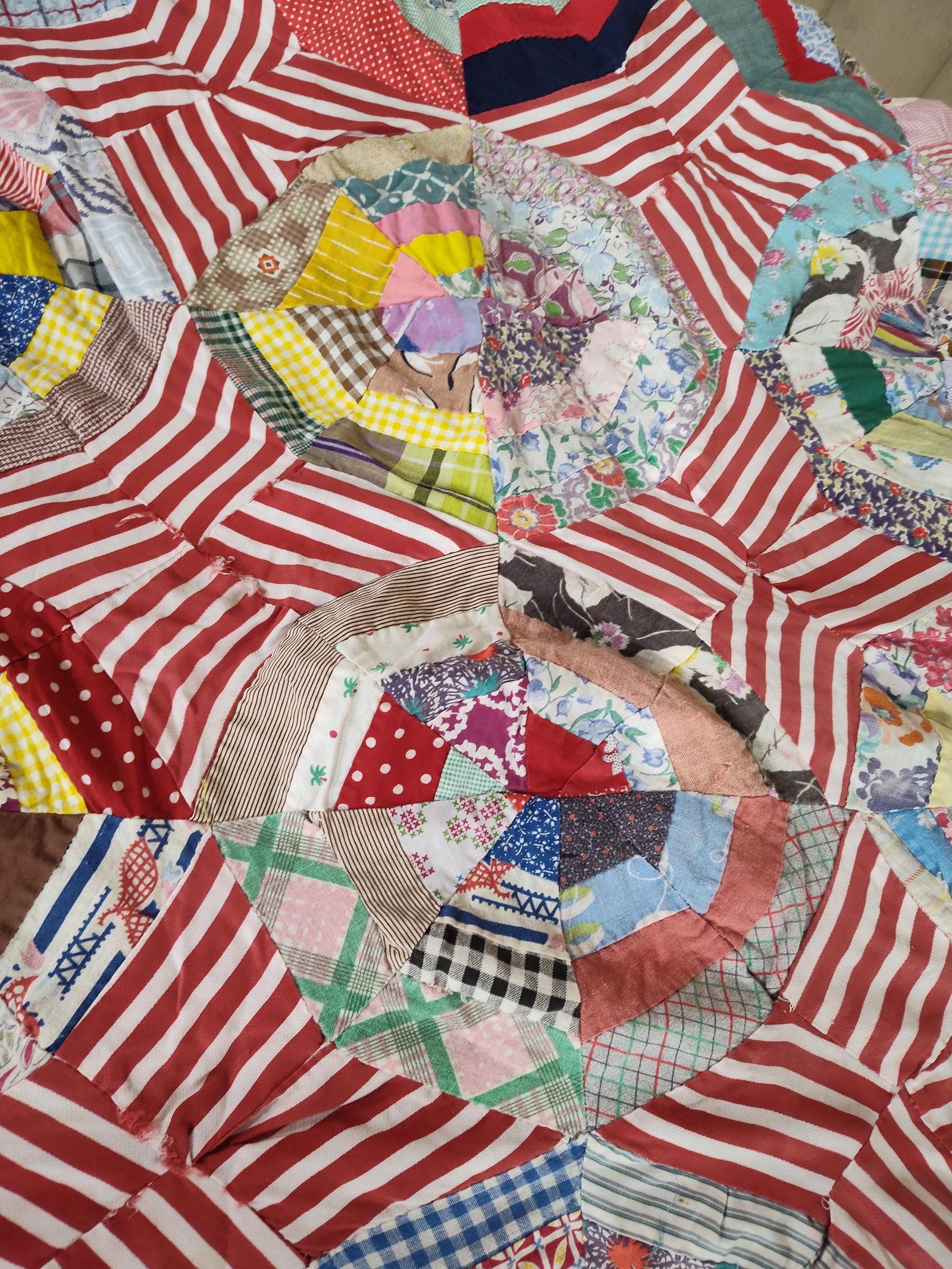 Mid-C. Spiderweb String-Pieced Cotton Quilt Top: This is a vintage handmade unfinished quilt top, likely dating to the mid-20th century, approximately 1930s to 1950s. The piece is constructed using a string-piecing technique, where small strips of