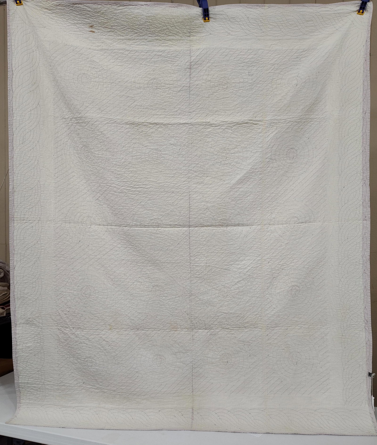 Hand-Quilted Dresden Plate Pattern Quilt - 4