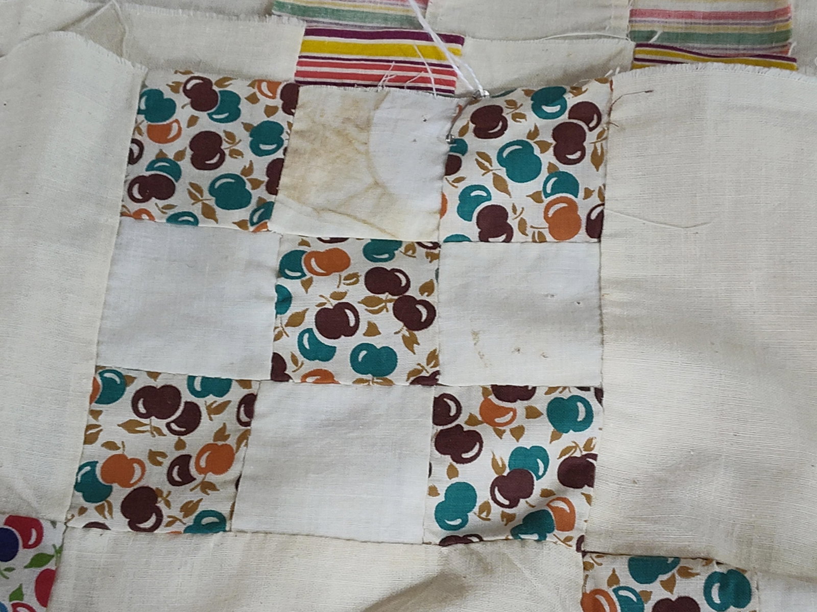 Mid-20th C. Hand-Pieced Nine Patch Quilt Top - 4