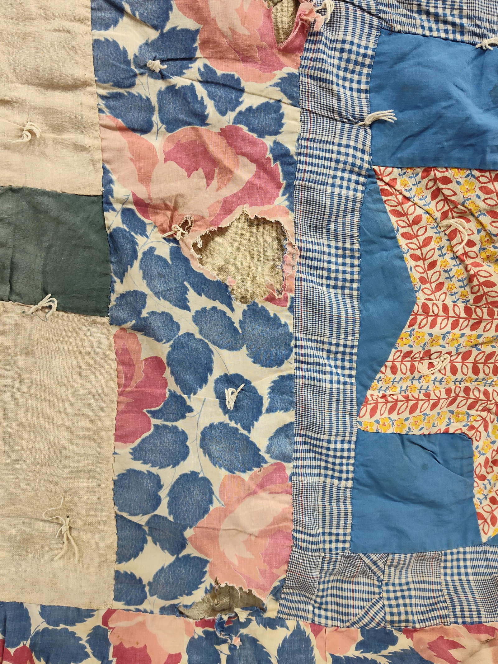 American Mid-20th C. Reversible Patchwork Quilt - 3