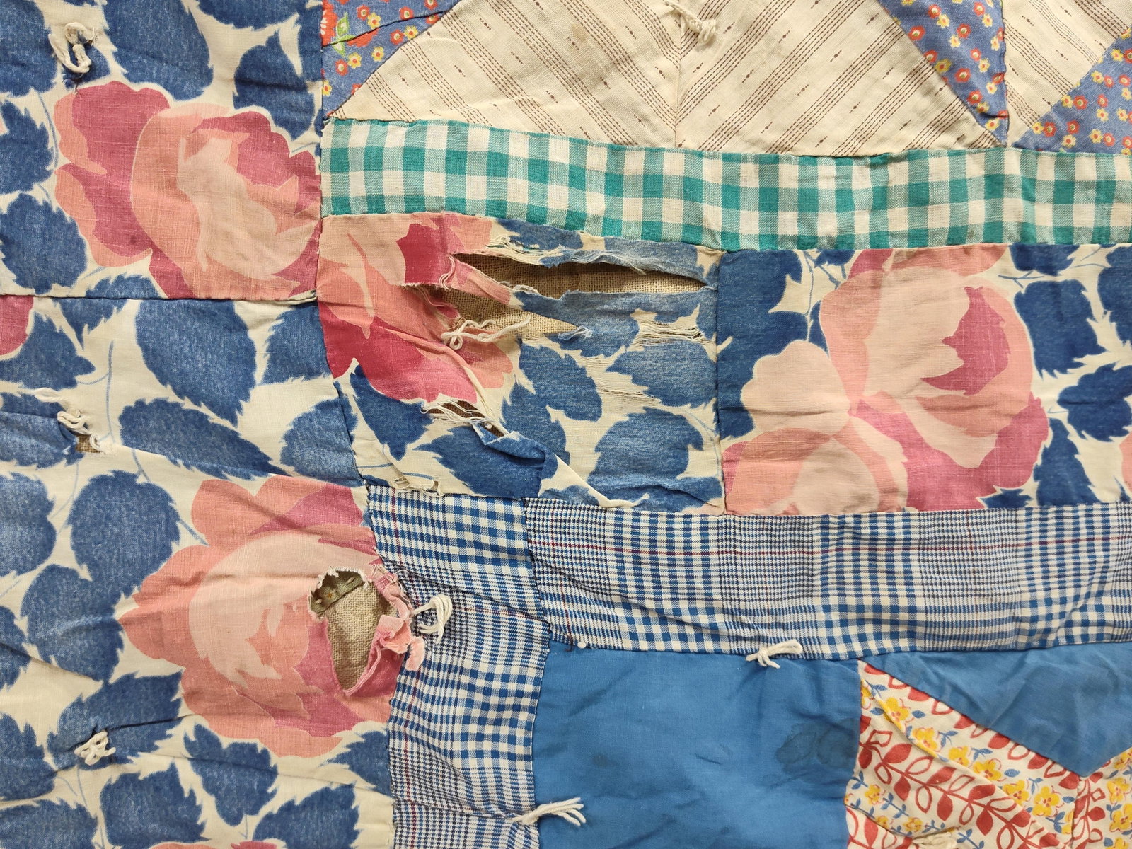 American Mid-20th C. Reversible Patchwork Quilt - 4