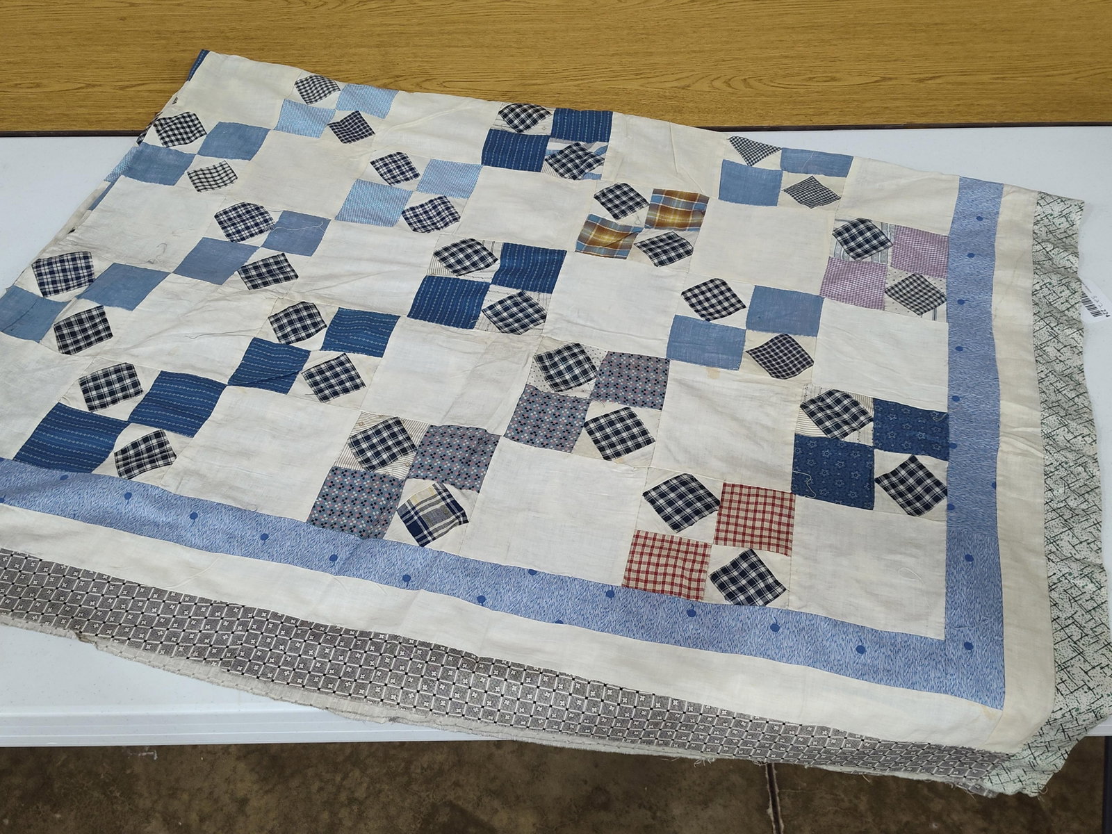 Mid-20th C. Hand-Pieced Cotton Patchwork Quilt Top - 2