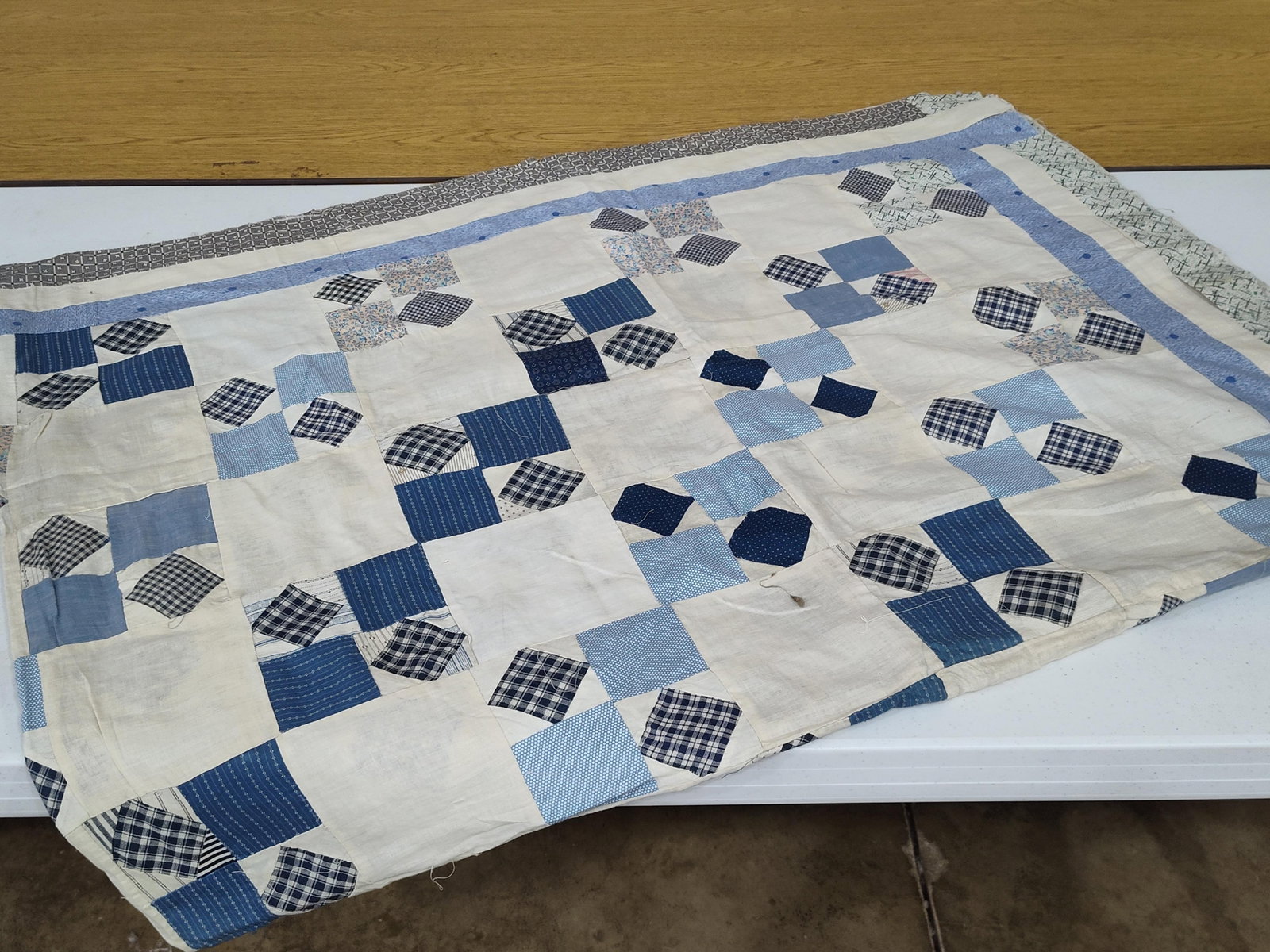 Mid-20th C. Hand-Pieced Cotton Patchwork Quilt Top - 4