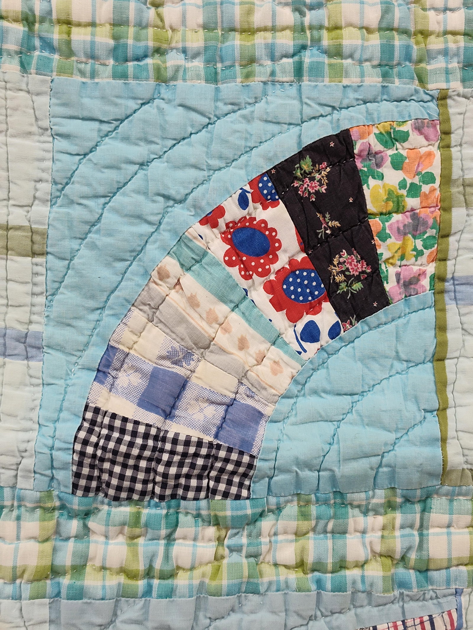 American Hand-Quilted Grandmothers Fan Quilt (1 of 6)
