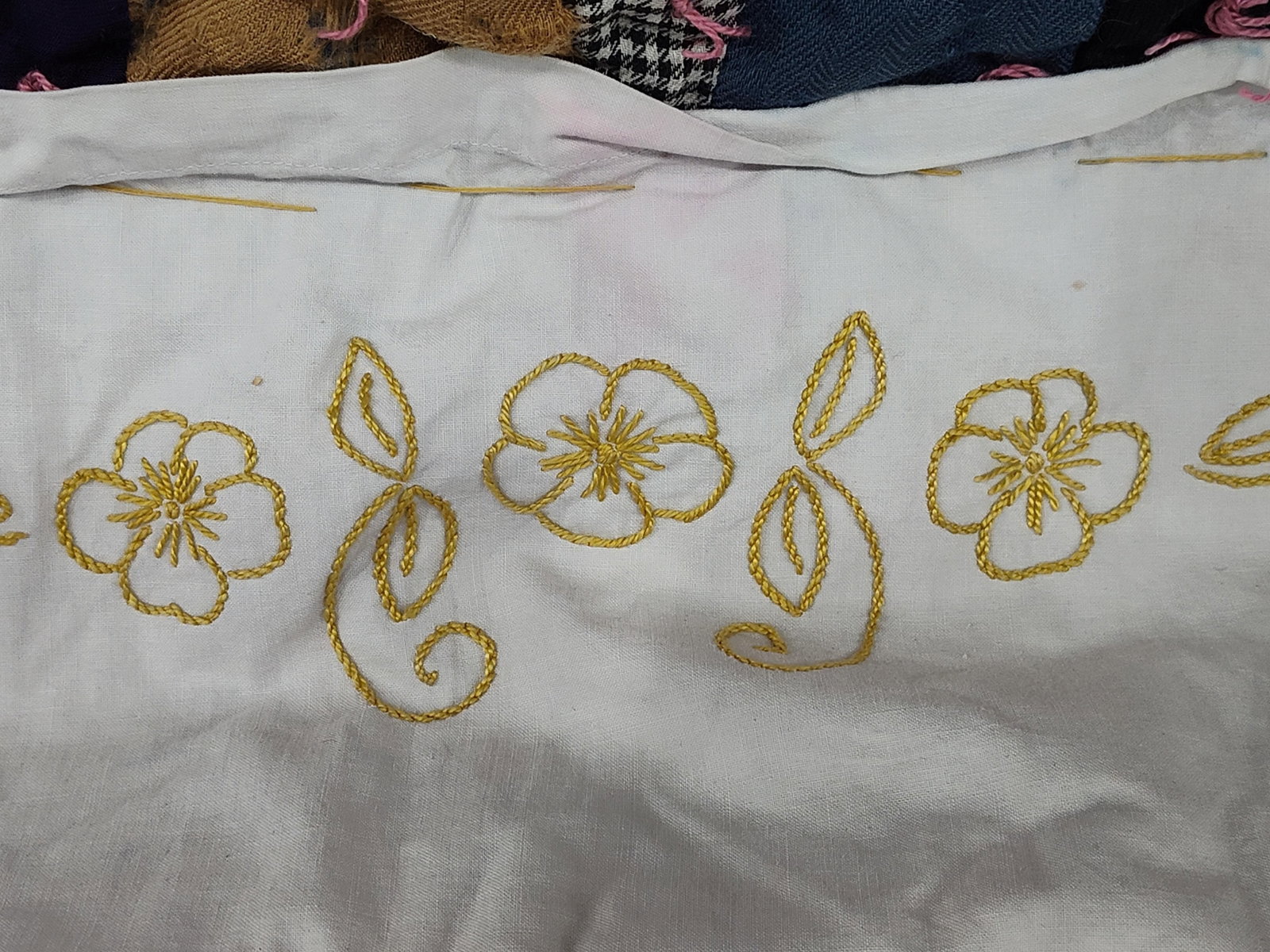 American Patchwork Quilt w/ Embroidered Border - 3