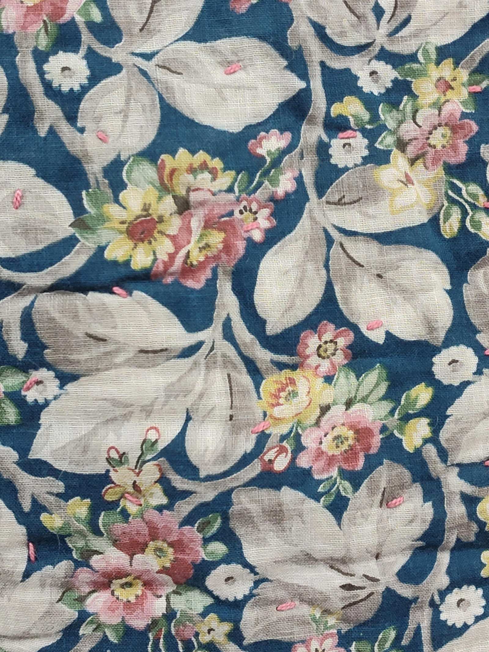 American Patchwork Quilt w/ Embroidered Border - 5
