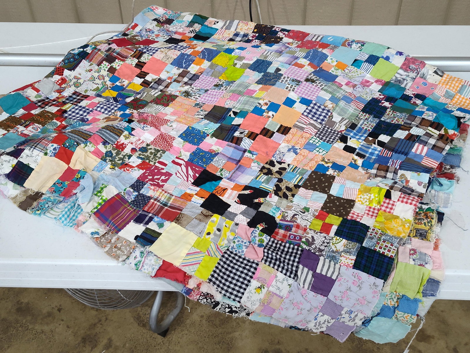 Mid-20th C. Hand-Stitched Scrap Patchwork Quilt - 2