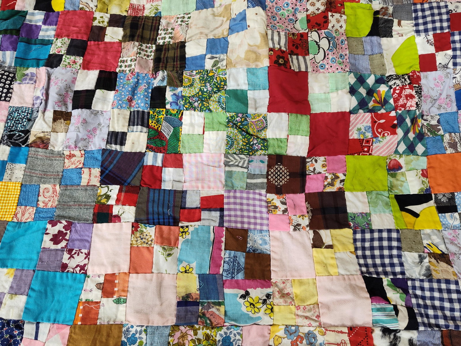 Mid-20th C. Hand-Stitched Scrap Patchwork Quilt - 3