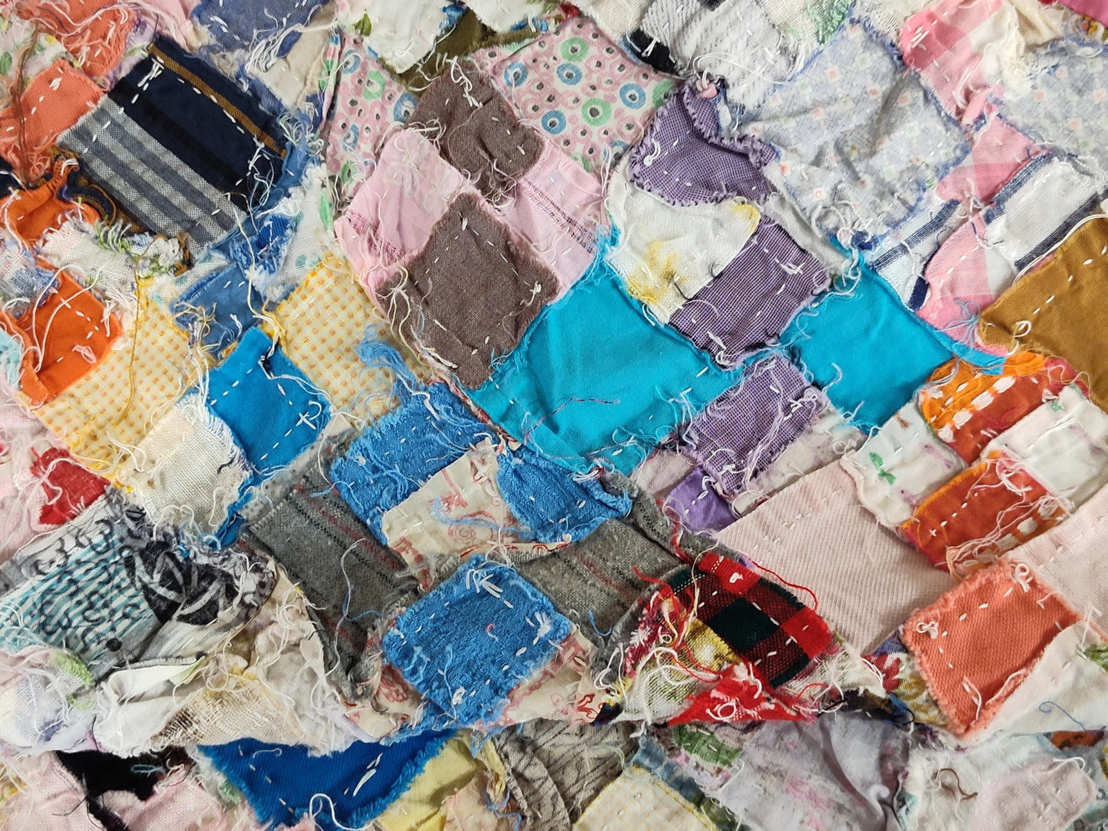 Mid-20th C. Hand-Stitched Scrap Patchwork Quilt - 4