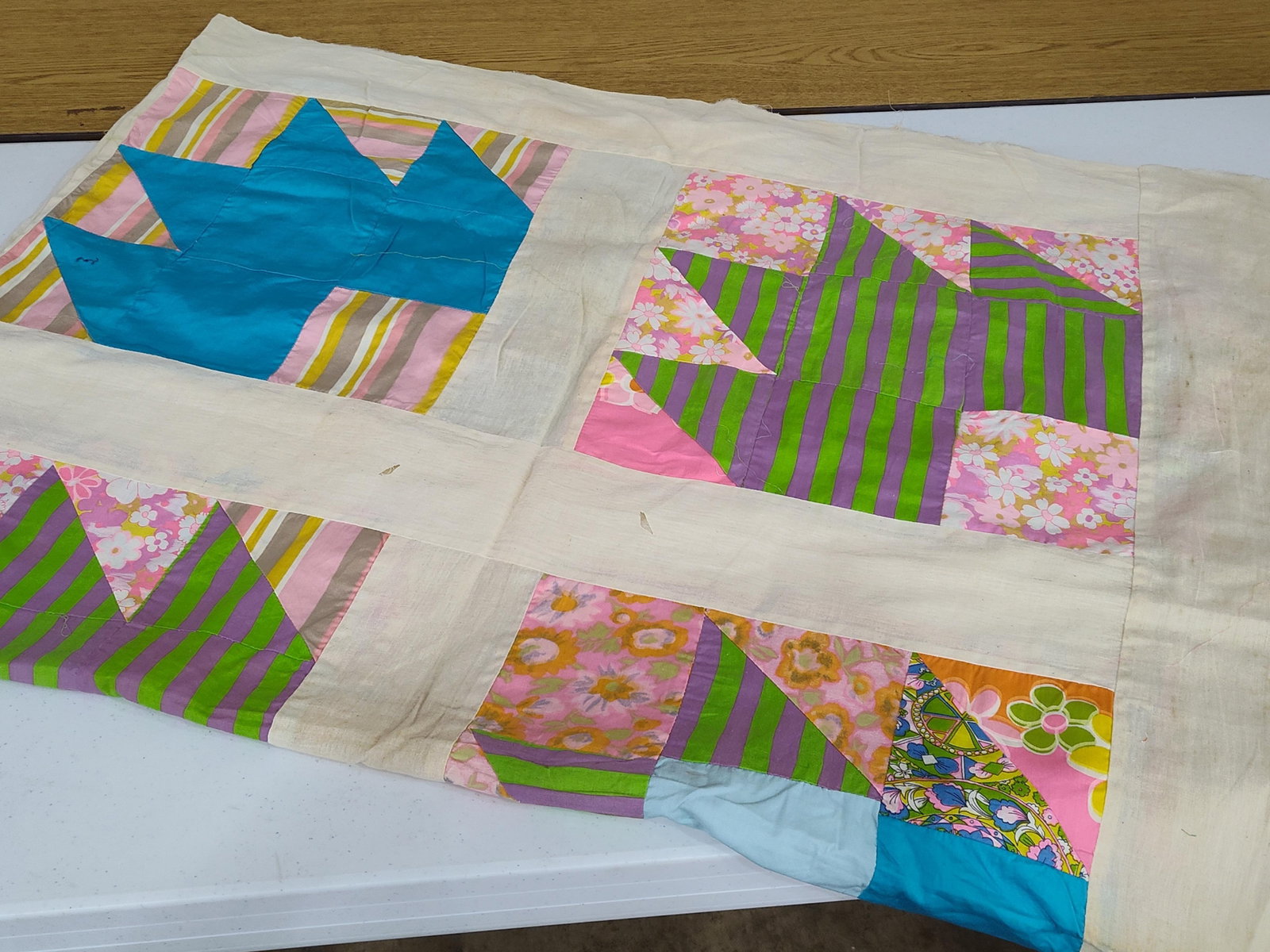 Mid-20th C. Pieced Maple Leaf Variation Quilt Top - 5