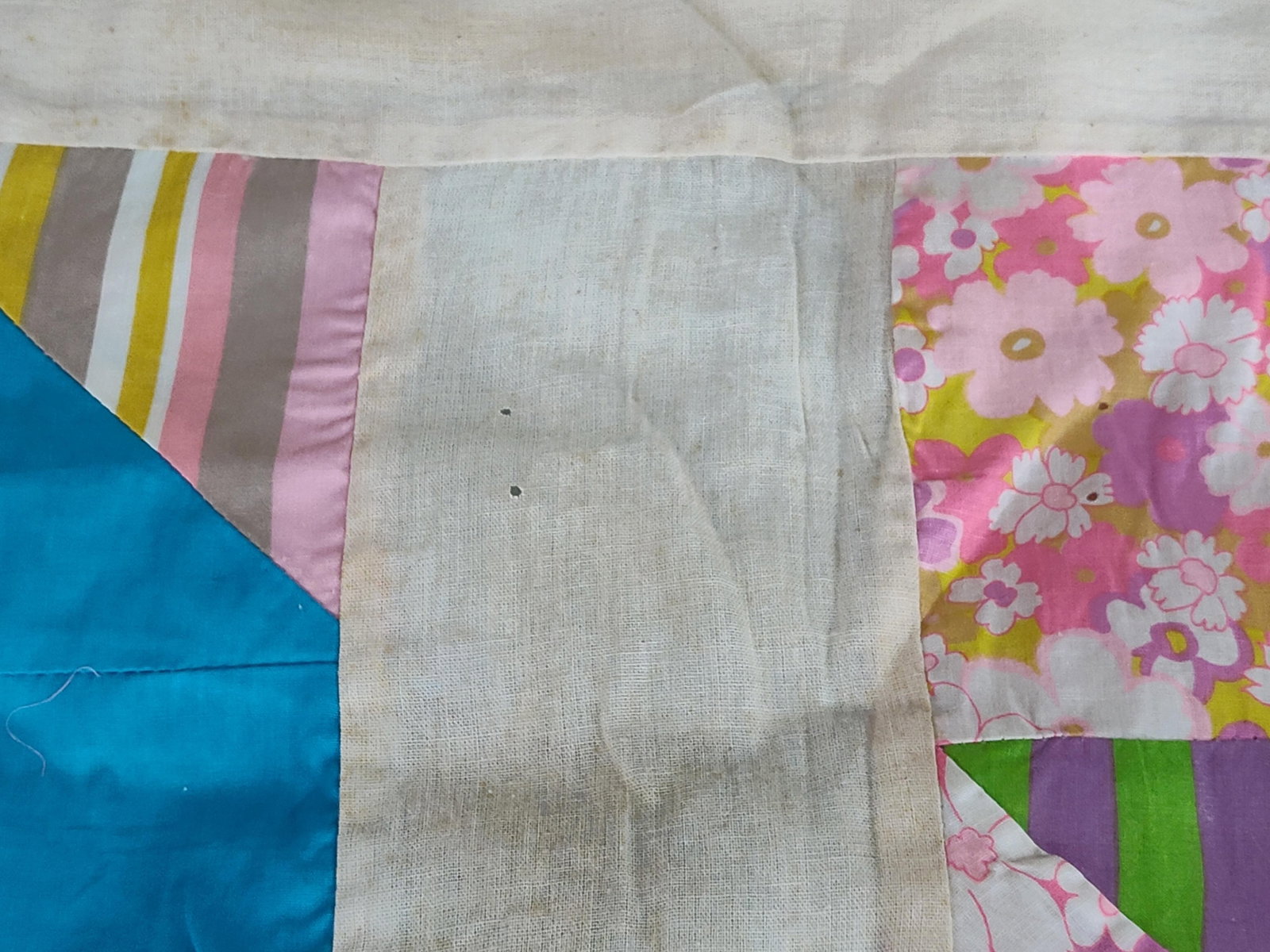 Mid-20th C. Pieced Maple Leaf Variation Quilt Top - 7