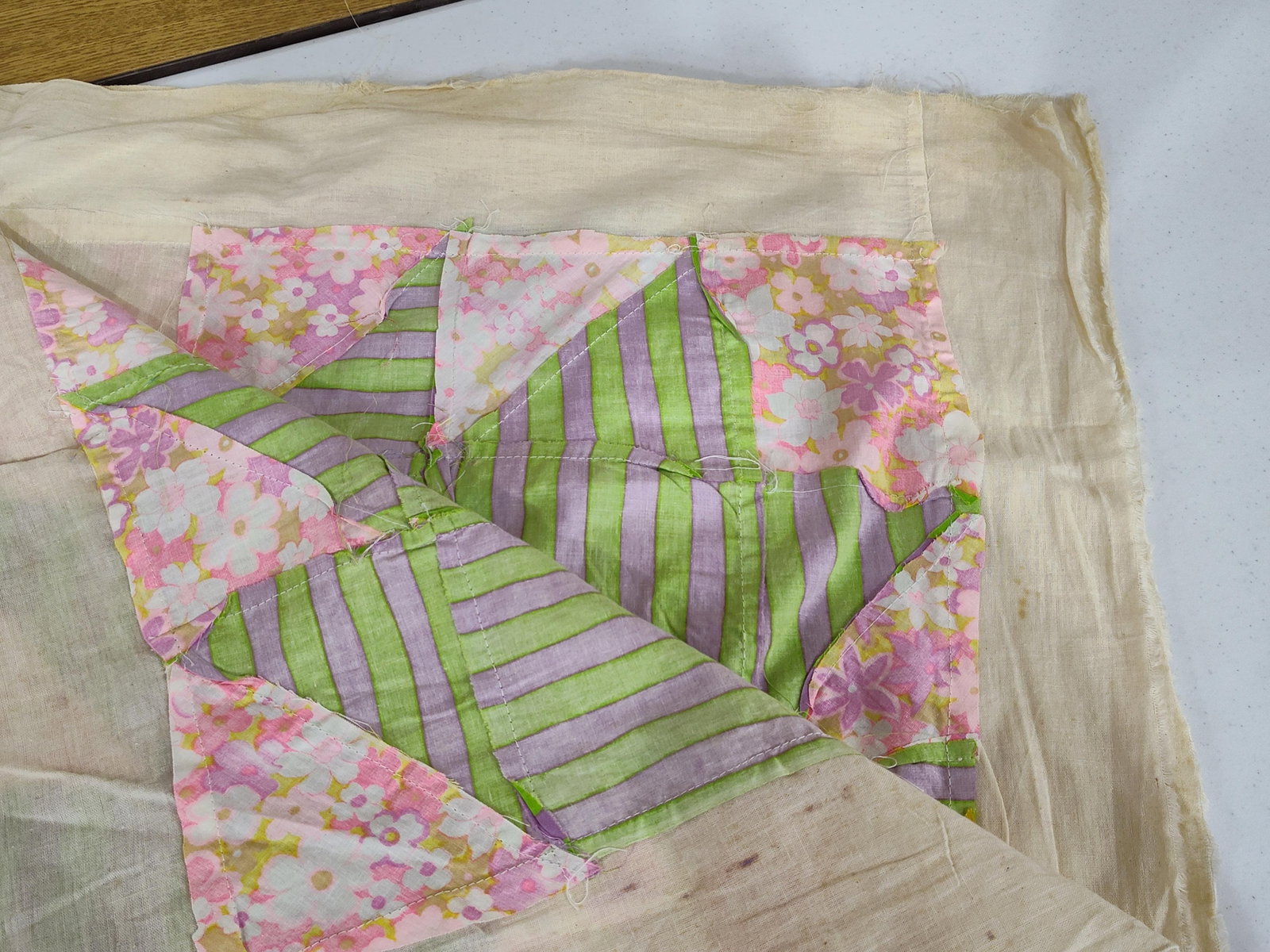 Mid-20th C. Pieced Maple Leaf Variation Quilt Top - 8