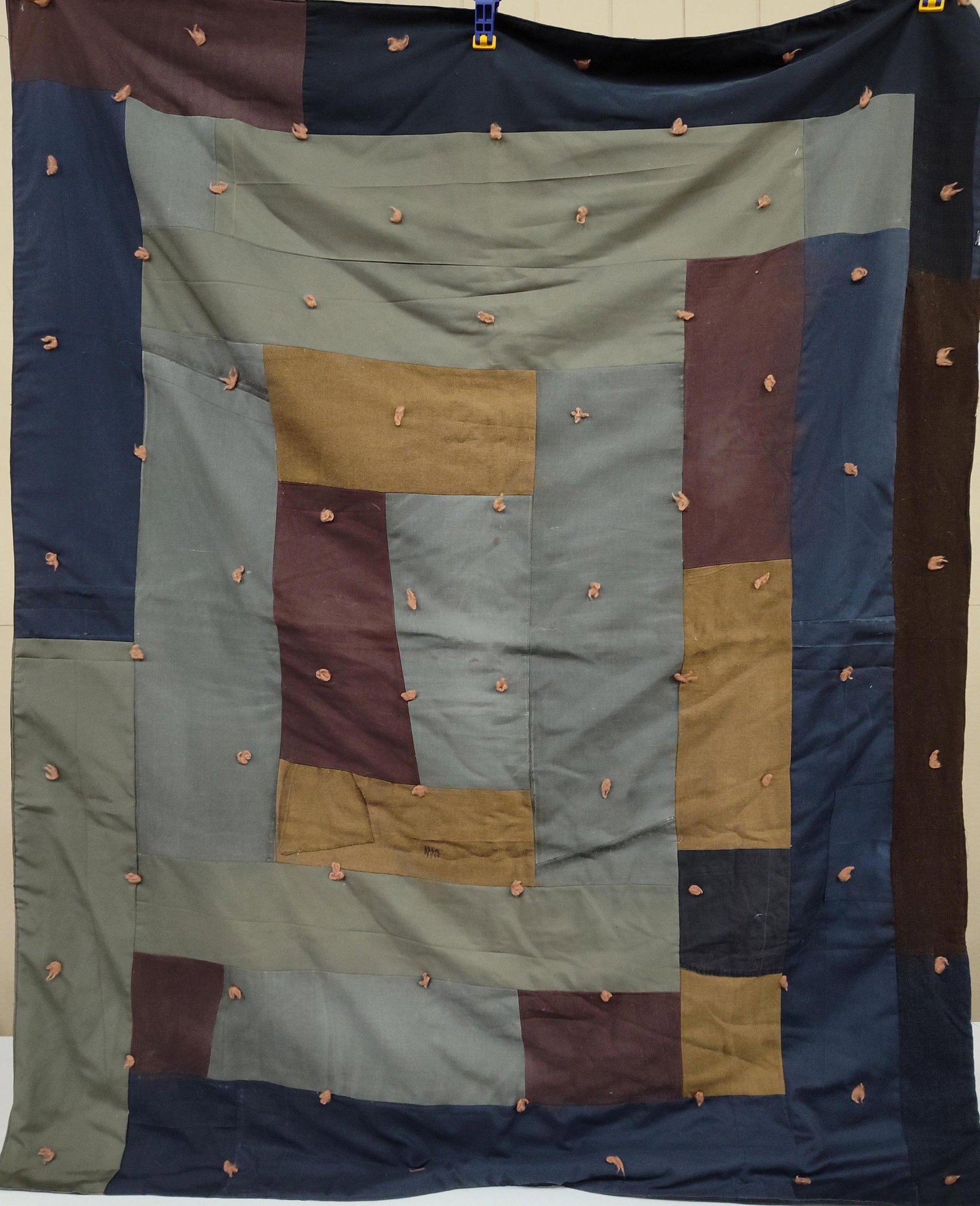 Mid-20th C. American Primitive Patchwork Quilt - 2
