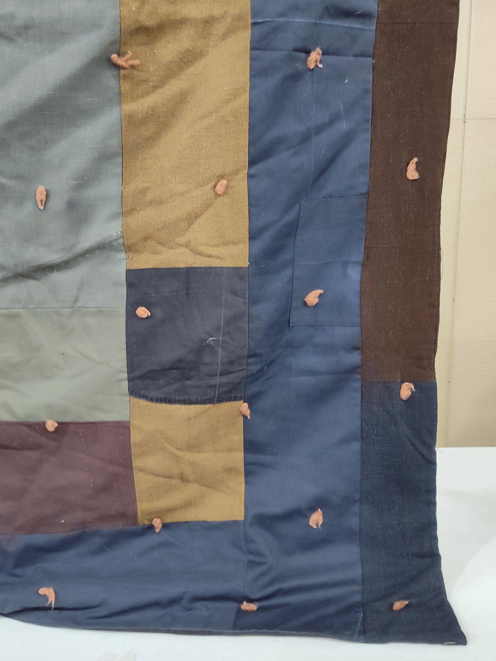Mid-20th C. American Primitive Patchwork Quilt - 3